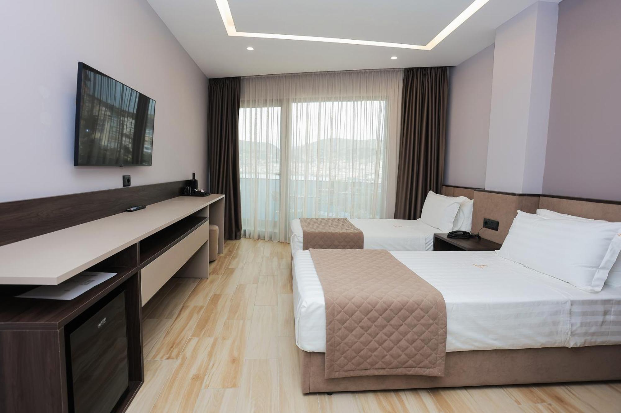 Joelle Premium Hotel Sarandë Exterior foto